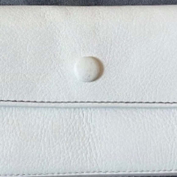 Nice Fossil Bifold Wallet for Women's - Picture 3 of 15